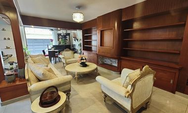 Casa en Venta en Jardines del Bosque Ideal para oficinas o consultorios
