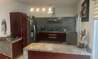 Casa en venta en Santa Cruz del Valle, Tlajomulco de Zúñiga, Jalisco