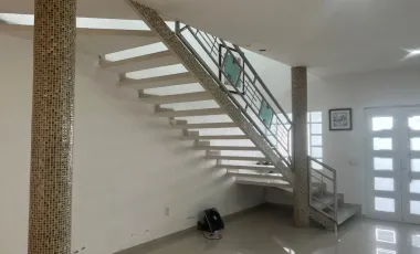 Casa en venta en Santa Cruz del Valle, Tlajomulco de Zúñiga, Jalisco