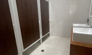 Renta oficinas céntricas. Juárez y Paseo Bravo