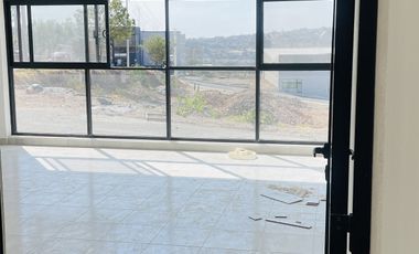 Nave industrial en venta 815m2  cerca del Parque Industrial Querétaro GPS