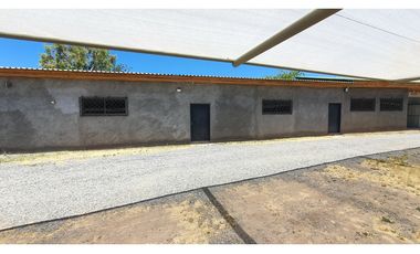 Venta Terreno 2200 m2 con Locales y Oficinas en Los Andes