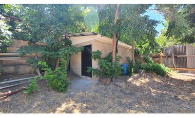 Venta Terreno 2200 m2 con Locales y Oficinas en Los Andes