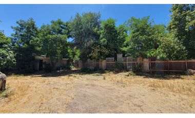 Venta Terreno 2200 m2 con Locales y Oficinas en Los Andes