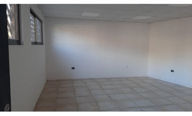 Venta Terreno 2200 m2 con Locales y Oficinas en Los Andes