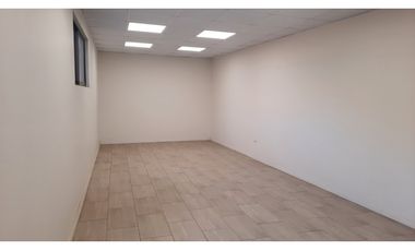 Venta Terreno 2200 m2 con Locales y Oficinas en Los Andes