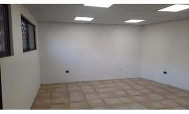 Venta Terreno 2200 m2 con Locales y Oficinas en Los Andes