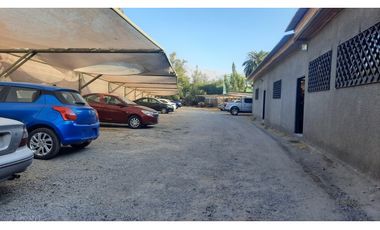 Venta Terreno 2200 m2 con Locales y Oficinas en Los Andes