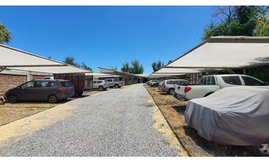 Venta Terreno 2200 m2 con Locales y Oficinas en Los Andes