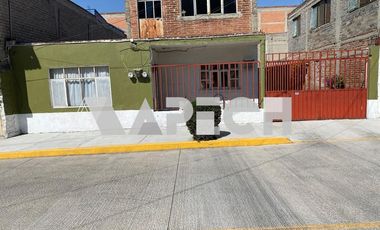 CASA EN VENTA EN AYOTLA
