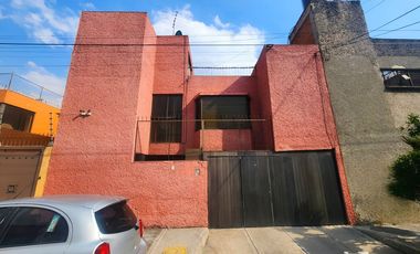 HERMOSA CASA EN VENTA EN LA COLONIA EL RETOÑO, ALCALDÍA IZTAPALAPA!
