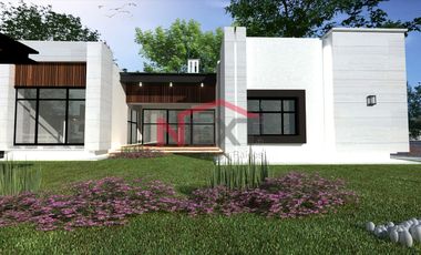 ✨ Residencia de Súper Lujo en Arteaga – Exclusividad, Confort y Naturaleza en 1,740 m² 🏡🔥