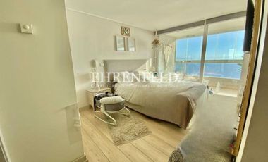 Costa de Montemar, departamento con vista despejada al mar.