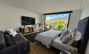 Venta de Moderna Casa en La Calera