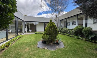 Venta de Moderna Casa en La Calera