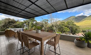 Venta de Moderna Casa en La Calera