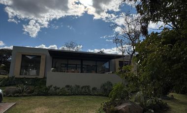 Venta de Moderna Casa en La Calera