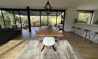 Venta de Moderna Casa en La Calera