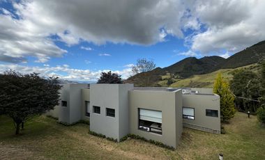 Venta de Moderna Casa en La Calera