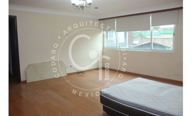 Casa en renta con amplios espacios