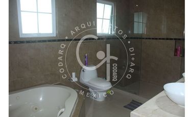 Casa en renta con amplios espacios