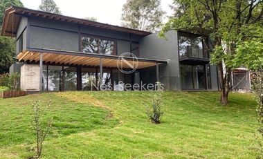Moderna Casa  en condominio