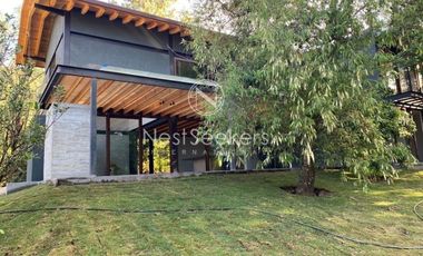 Moderna Casa  en condominio