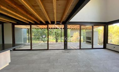 Moderna Casa  en condominio