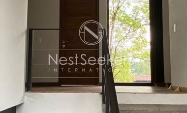 Moderna Casa  en condominio