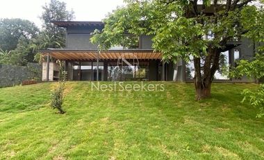Moderna Casa  en condominio