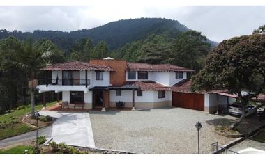 Casa en Envigado la Catedral en Arriendo