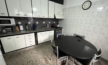 Casa 4 Ambientes con Cochera, Patio y Terraza Acepta permuta- Wilde