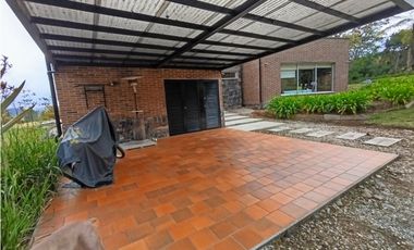Se Vende Casa Campestre en Envigado Altos Del Escobero
