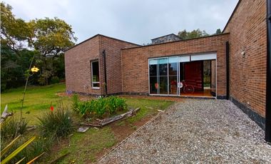 Se Vende Casa Campestre en Envigado Altos Del Escobero