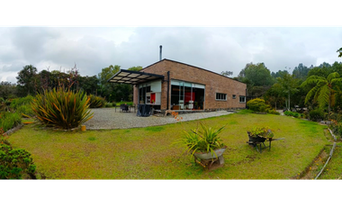 Se Vende Casa Campestre en Envigado Altos Del Escobero