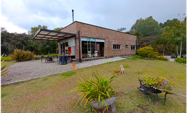 Se Vende Casa Campestre en Envigado Altos Del Escobero