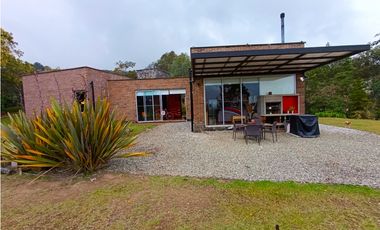 Se Vende Casa Campestre en Envigado Altos Del Escobero
