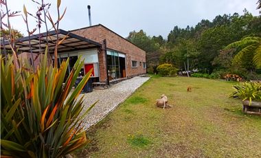 Se Vende Casa Campestre en Envigado Altos Del Escobero