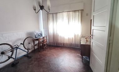 Casa en Moldes al 200, Llavallol