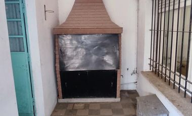 Casa en Moldes al 200, Llavallol