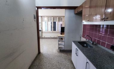 Casa en Moldes al 200, Llavallol