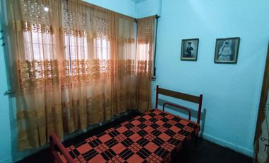 Casa en Moldes al 200, Llavallol