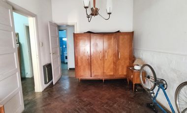 Casa en Moldes al 200, Llavallol