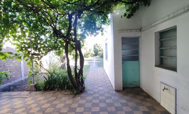 Casa en Moldes al 200, Llavallol