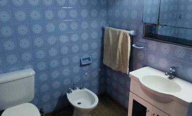 Casa en Moldes al 200, Llavallol