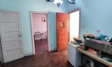 Casa en Moldes al 200, Llavallol