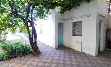 Casa en Moldes al 200, Llavallol