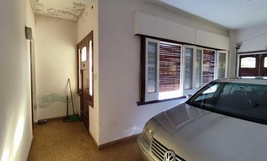 Casa en Moldes al 200, Llavallol
