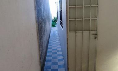 Casa en Moldes al 200, Llavallol