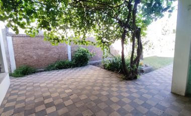 Casa en Moldes al 200, Llavallol